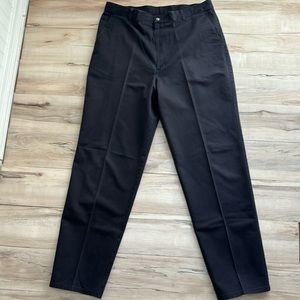 Haggar Mens Black Khaki Pants. Excellent Condition. 38 waist and 33 inch inseam.